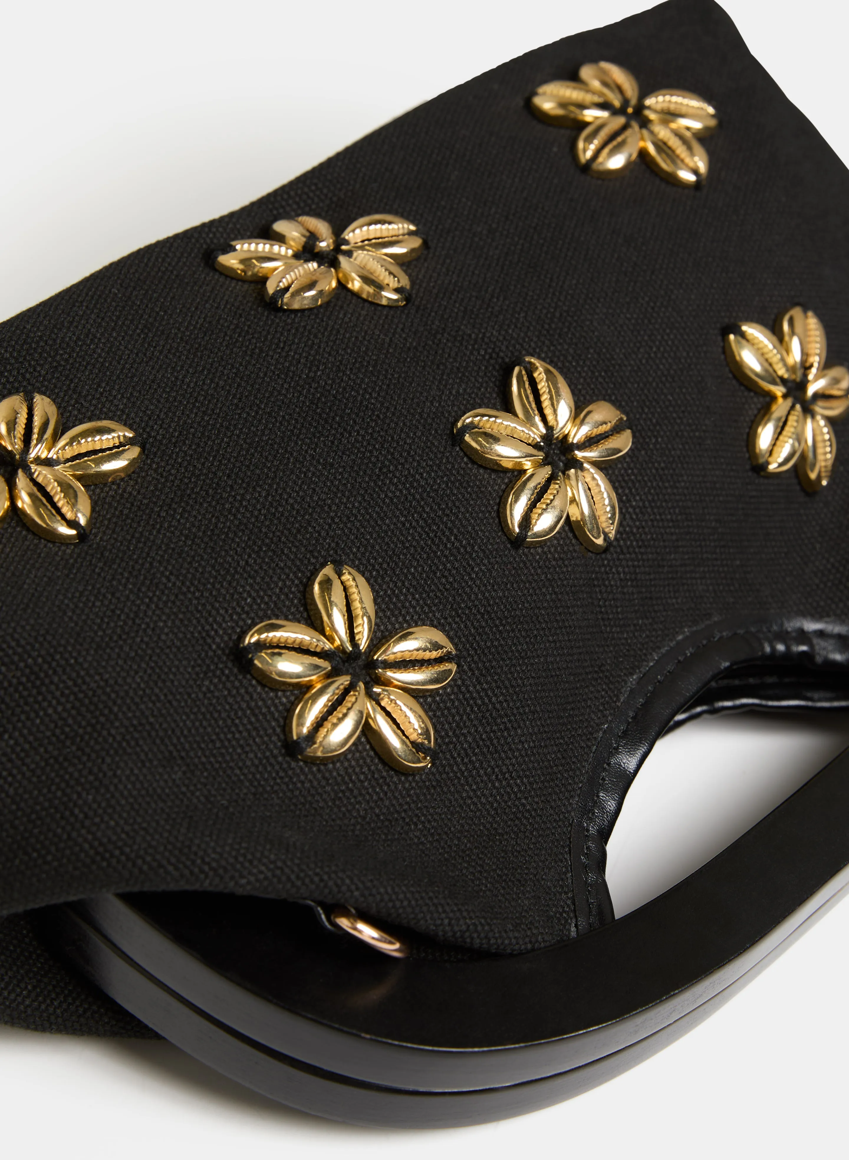 Shell Detail Handbag